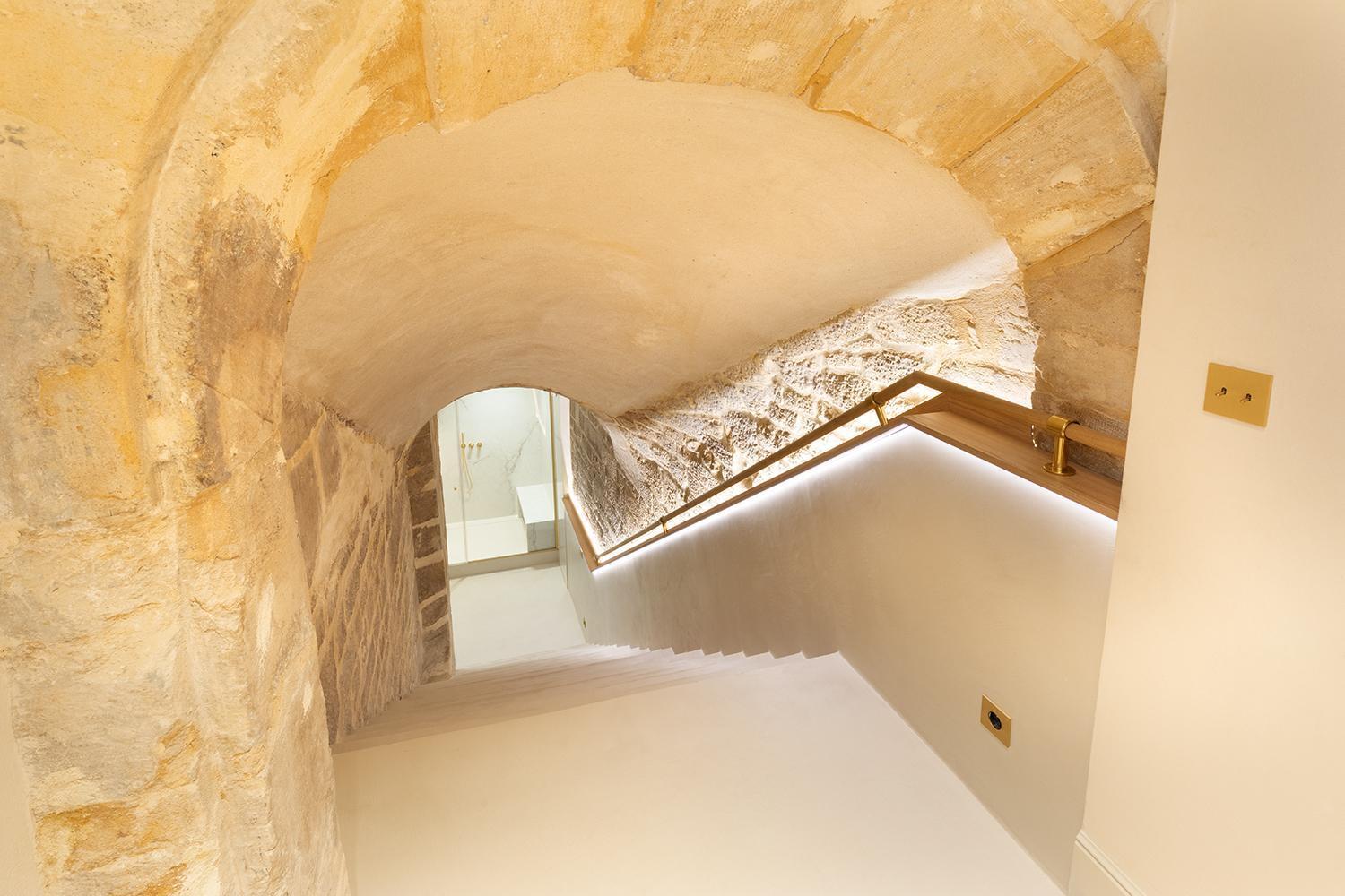 Maison Galante's With Services In Louvre - Rue Des Dechargeurs * Paris